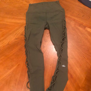 Alo Interlace Legging - Sz XS - Jungle Color